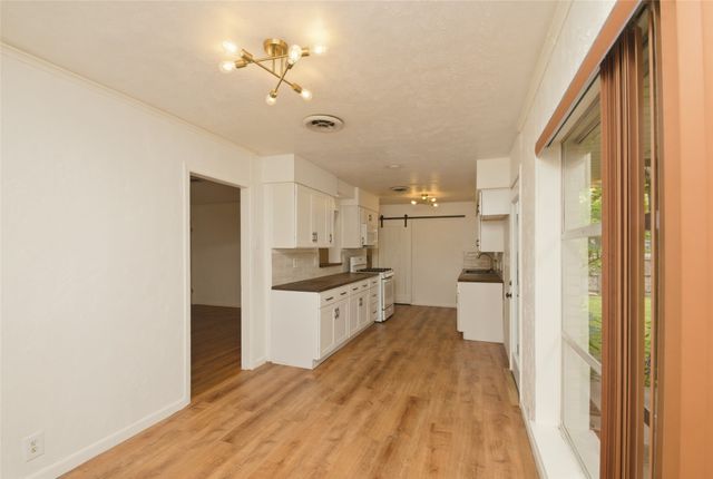 2703 Robinwood Lane, Denton, TX 76209
