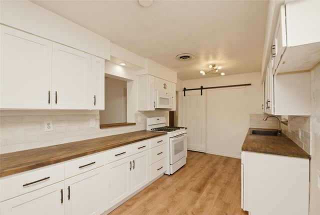 2703 Robinwood Lane, Denton, TX 76209