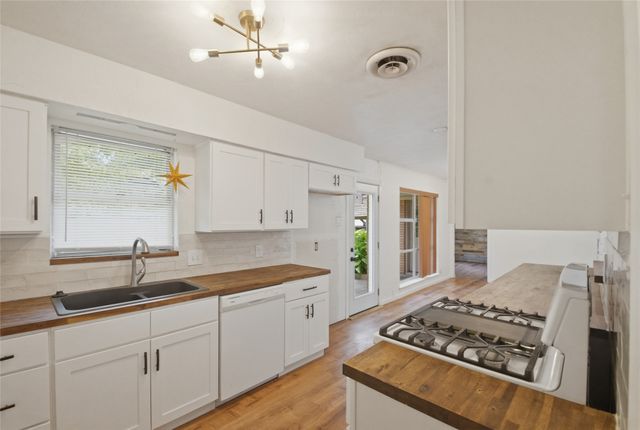 2703 Robinwood Lane, Denton, TX 76209