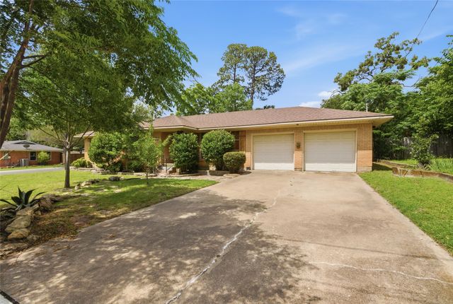 2703 Robinwood Lane, Denton, TX 76209