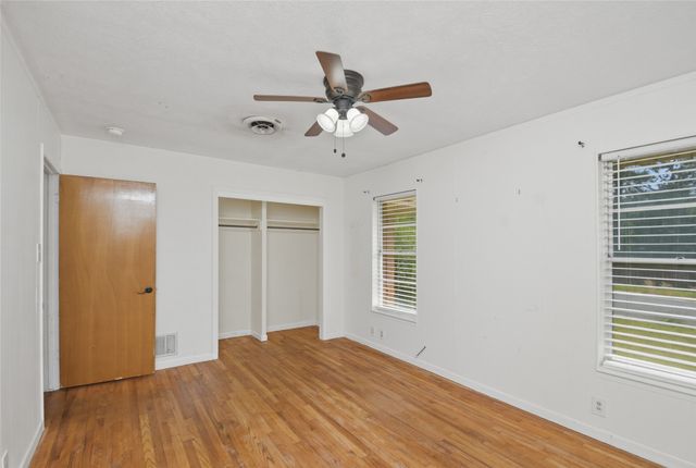 2703 Robinwood Lane, Denton, TX 76209