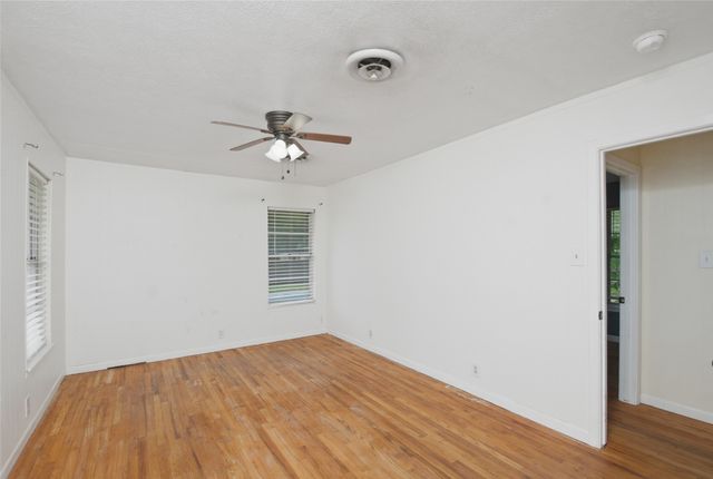 2703 Robinwood Lane, Denton, TX 76209