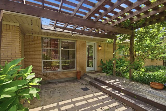 2703 Robinwood Lane, Denton, TX 76209
