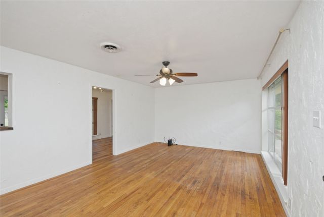 2703 Robinwood Lane, Denton, TX 76209