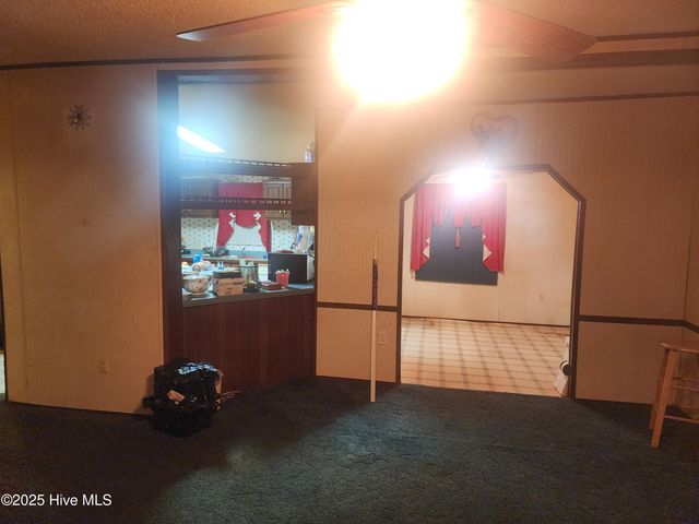 585 Sycamore Drive, Burgaw, NC 28425