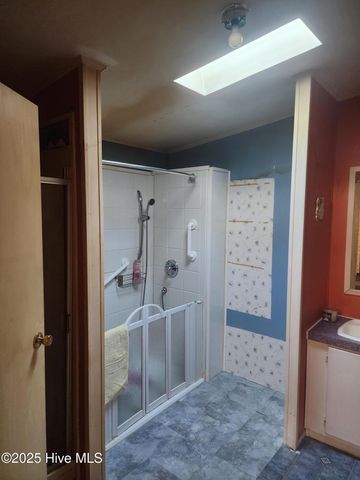 585 Sycamore Drive, Burgaw, NC 28425