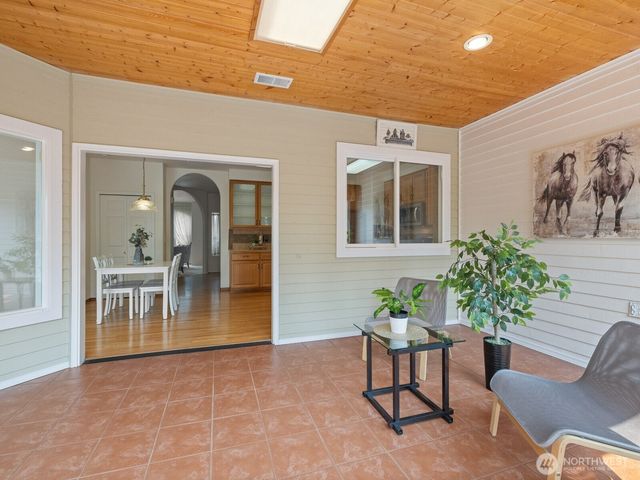 6710 45th Place NE, Marysville, WA 98270