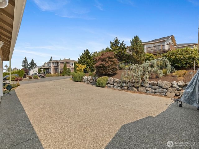 6710 45th Place NE, Marysville, WA 98270