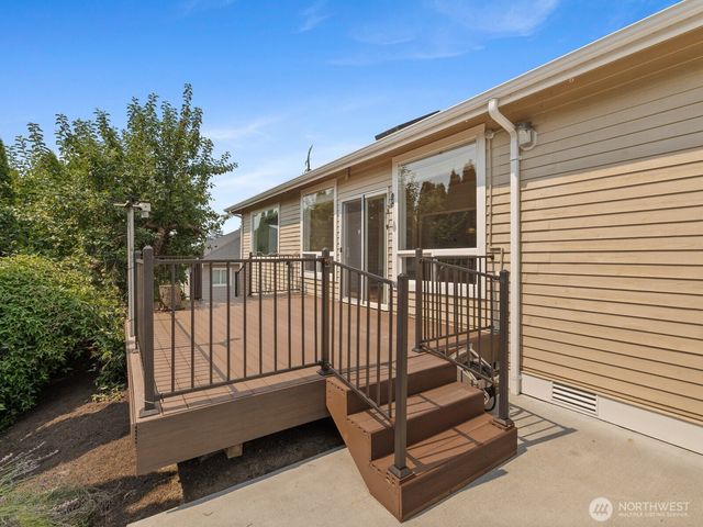 6710 45th Place NE, Marysville, WA 98270