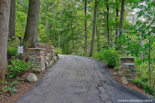 8863 Lakeshore Drive, West Olive, MI 49460