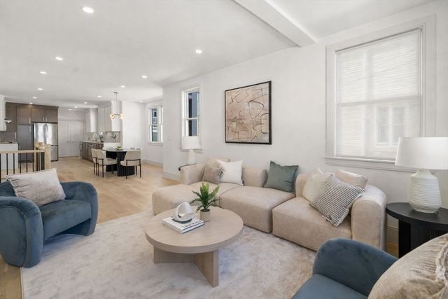 10 Clyde Road 10-1, Watertown, MA 02472