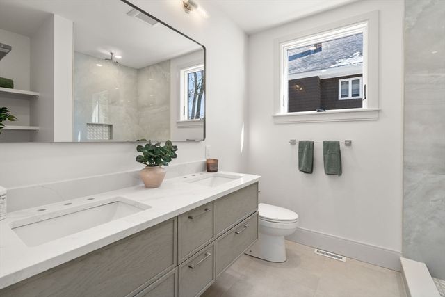 10 Clyde Road 10-1, Watertown, MA 02472