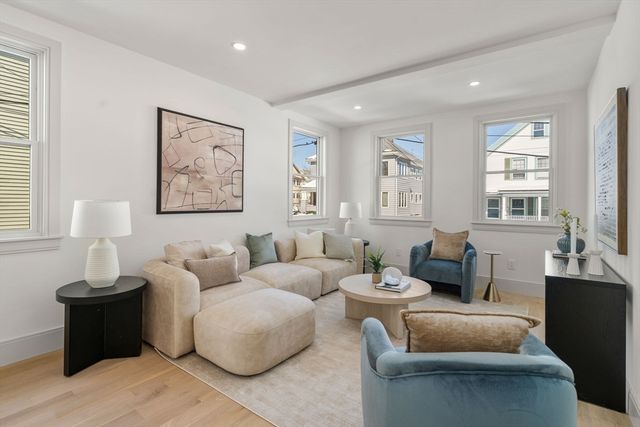 10 Clyde Road 10-1, Watertown, MA 02472