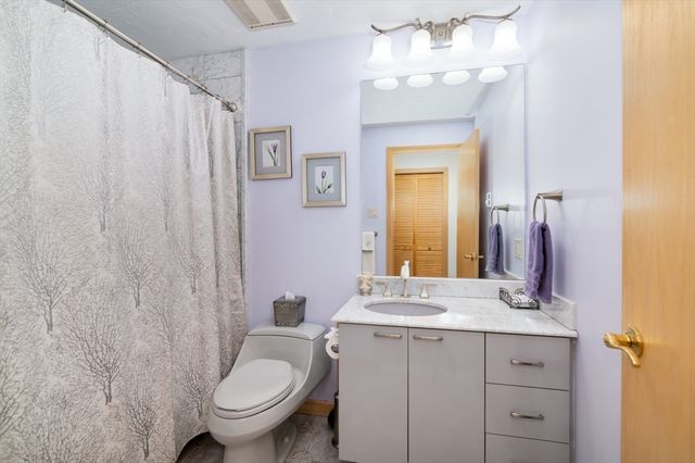 1001 Marina Dr. 708, Quincy, MA 02171