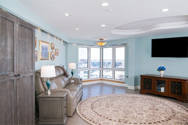 1001 Marina Dr. 708, Quincy, MA 02171