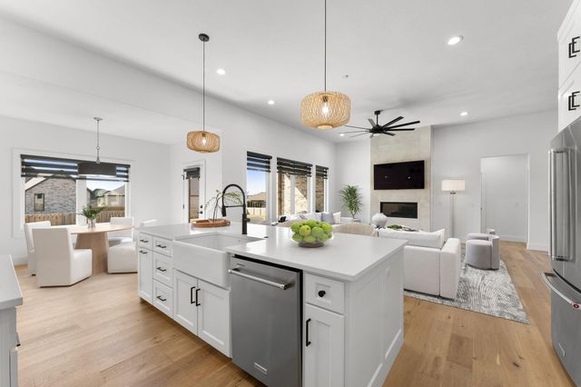 4464 E Lancaster Way, Springfield, MO 65802