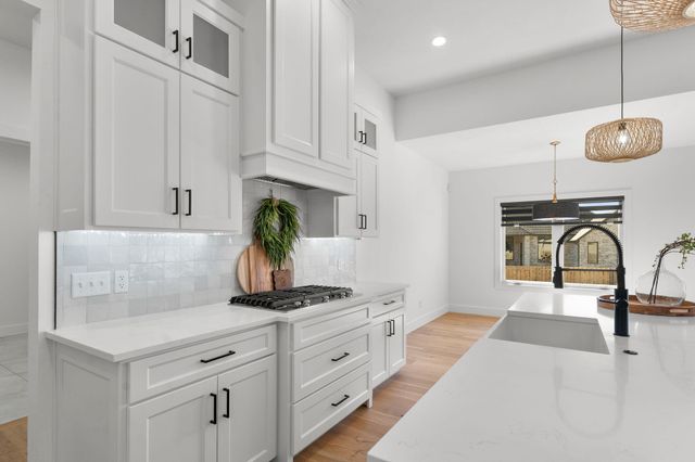 4464 E Lancaster Way, Springfield, MO 65802