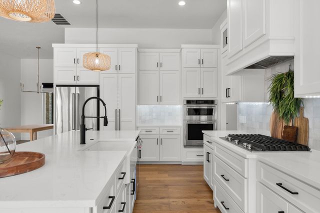 4464 E Lancaster Way, Springfield, MO 65802