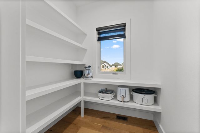 4464 E Lancaster Way, Springfield, MO 65802