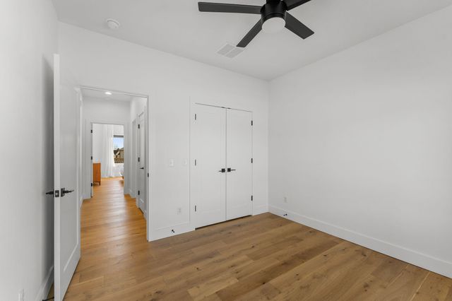 4464 E Lancaster Way, Springfield, MO 65802