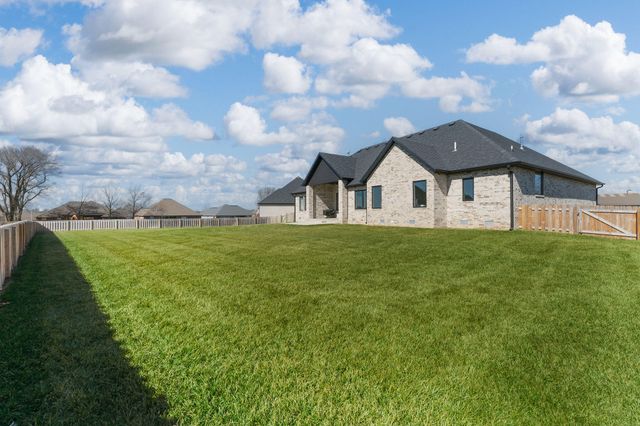 4464 E Lancaster Way, Springfield, MO 65802