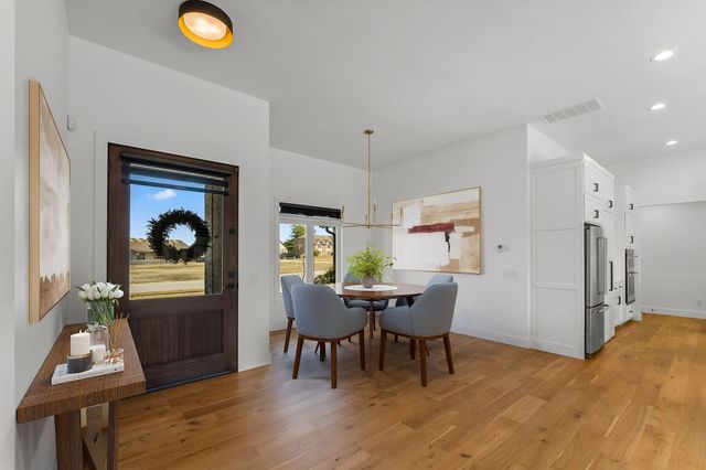 4464 E Lancaster Way, Springfield, MO 65802