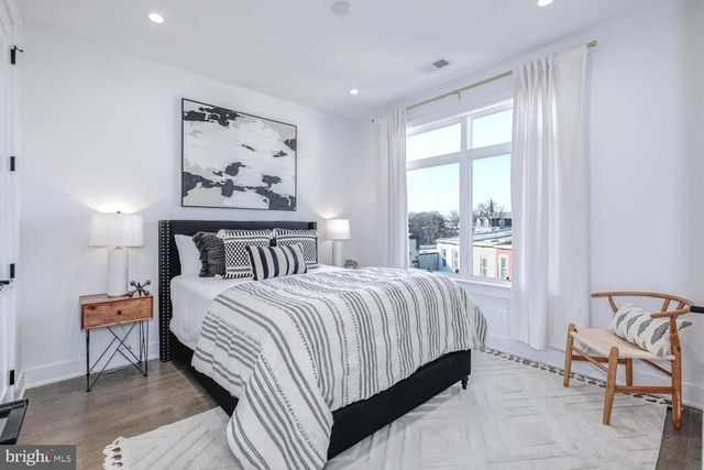1220 Potomac Ave SE Apt 8, Washington, DC 20003