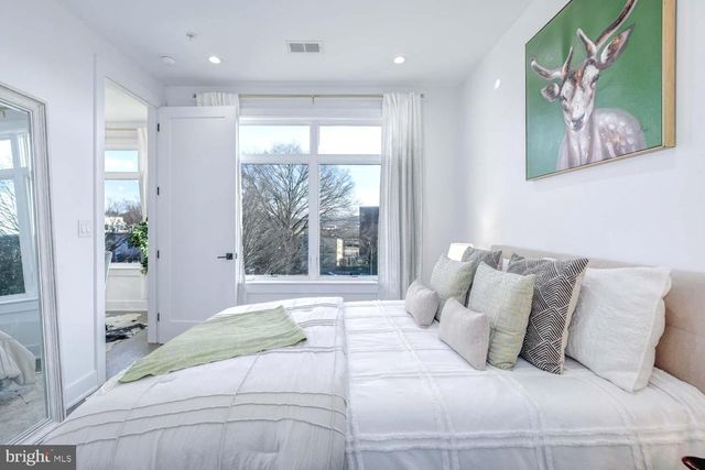 1220 Potomac Ave SE Apt 8, Washington, DC 20003