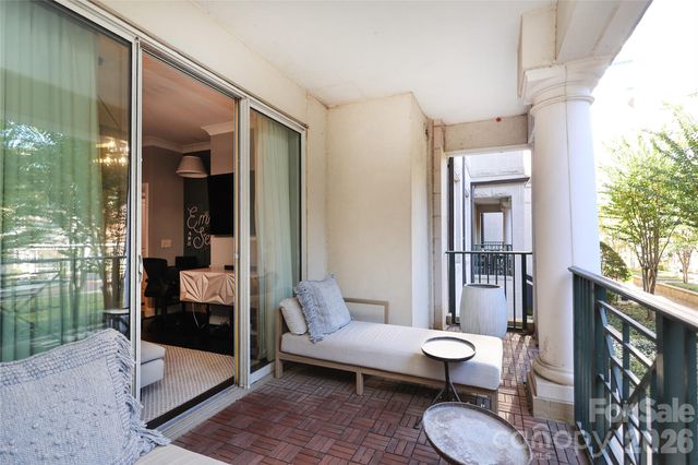 300 W 5th Street 222, Charlotte, NC 28202