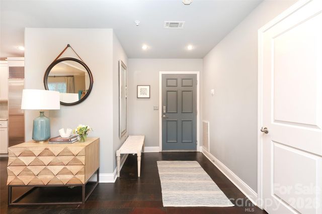 300 W 5th Street 222, Charlotte, NC 28202