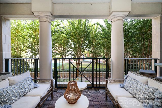 300 W 5th Street 222, Charlotte, NC 28202