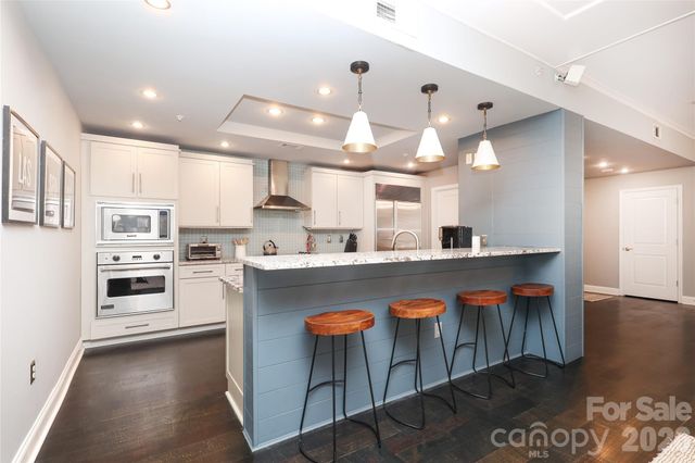 300 W 5th Street 222, Charlotte, NC 28202