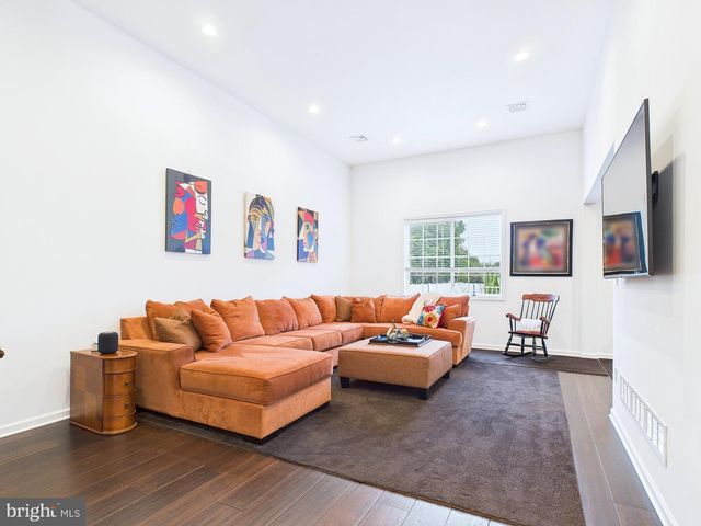 404 W COOVER ST, Mechanicsburg, PA 17055