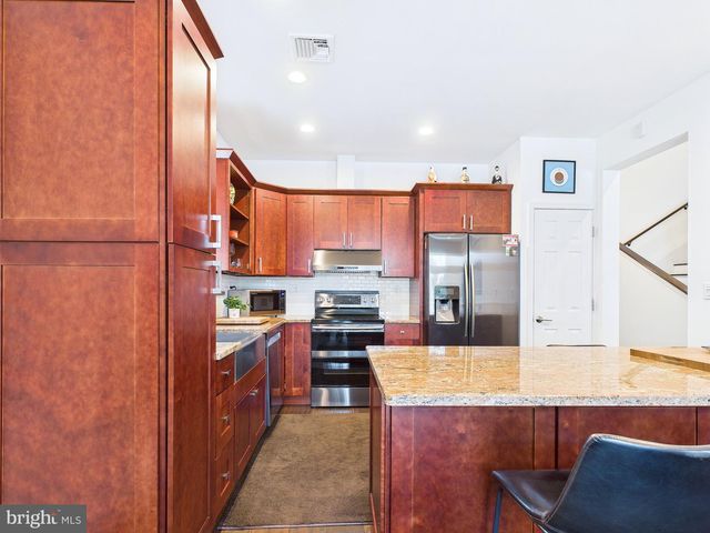 404 W COOVER ST, Mechanicsburg, PA 17055