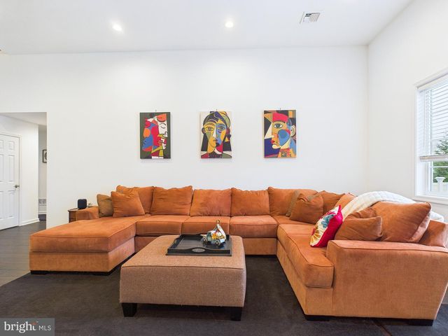 404 W COOVER ST, Mechanicsburg, PA 17055