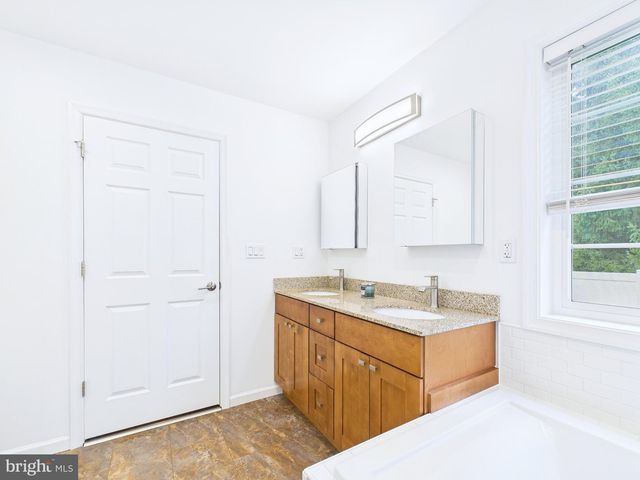 404 W COOVER ST, Mechanicsburg, PA 17055