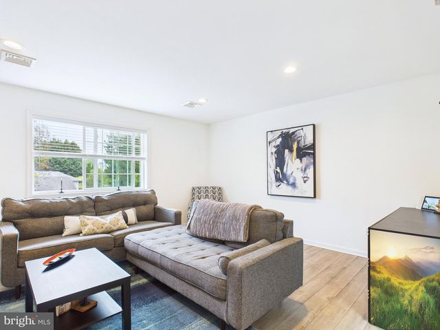 404 W COOVER ST, Mechanicsburg, PA 17055