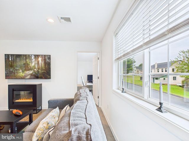 404 W COOVER ST, Mechanicsburg, PA 17055