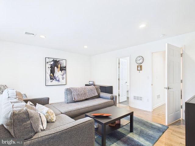 404 W COOVER ST, Mechanicsburg, PA 17055