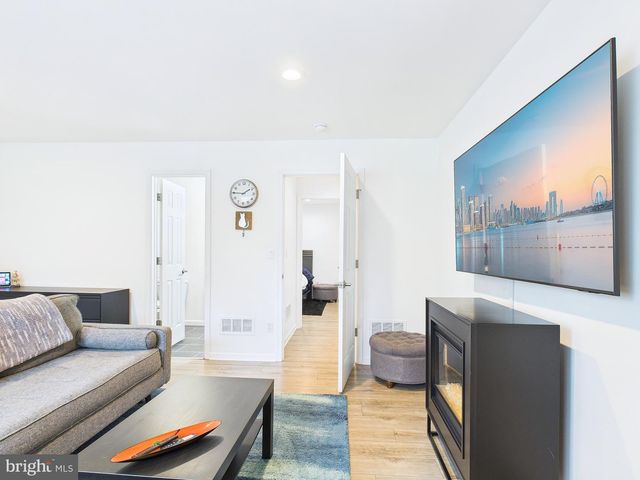 404 W COOVER ST, Mechanicsburg, PA 17055