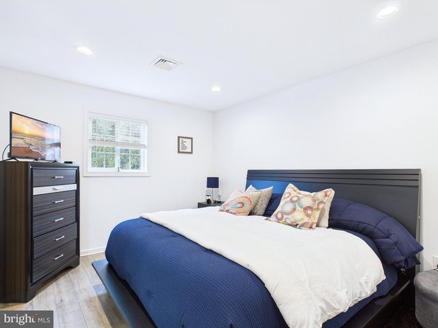 404 W COOVER ST, Mechanicsburg, PA 17055