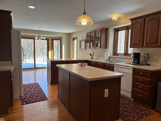 51658 Colonial Drive, Shelby Twp, MI 48316