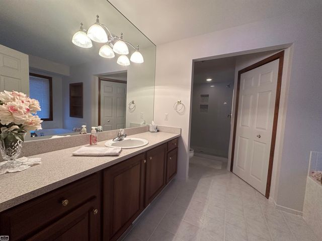 51658 Colonial Drive, Shelby Twp, MI 48316