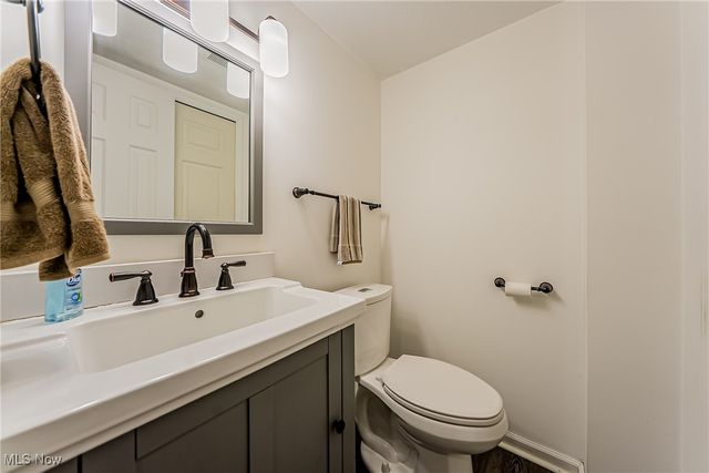 3886 Commodore Cove E, Reminderville, OH 44202