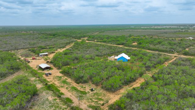 16763 Fm 1333, Charlotte, TX 78011