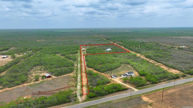 16763 Fm 1333, Charlotte, TX 78011
