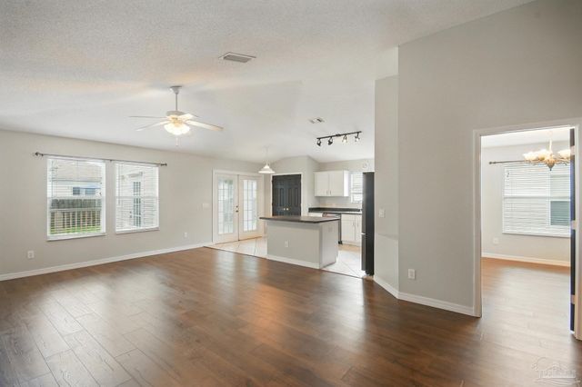 627 Saleta St, Pensacola, FL 32534