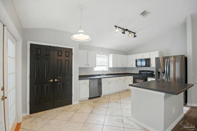 627 Saleta St, Pensacola, FL 32534