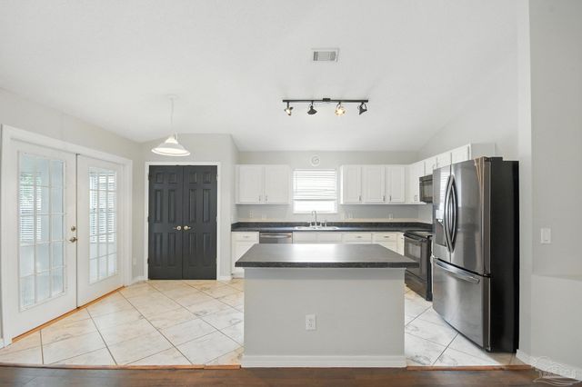 627 Saleta St, Pensacola, FL 32534