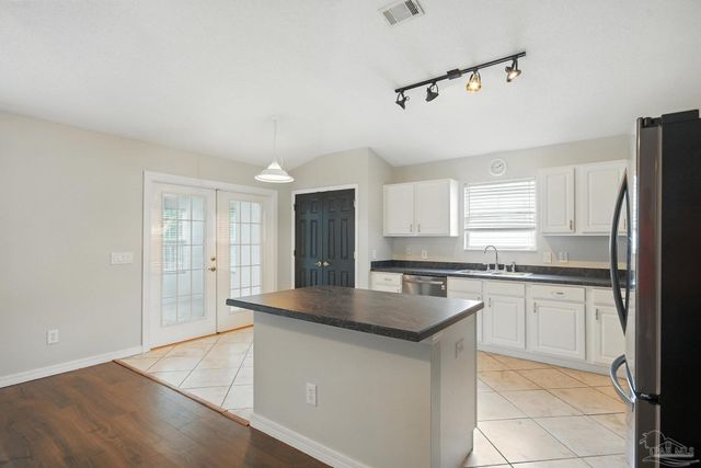 627 Saleta St, Pensacola, FL 32534